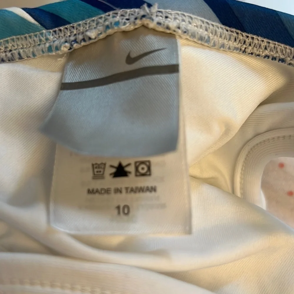 Nike Polyester Lycra spandex blend One Piece swimsuit Size 10 NWT U Back
